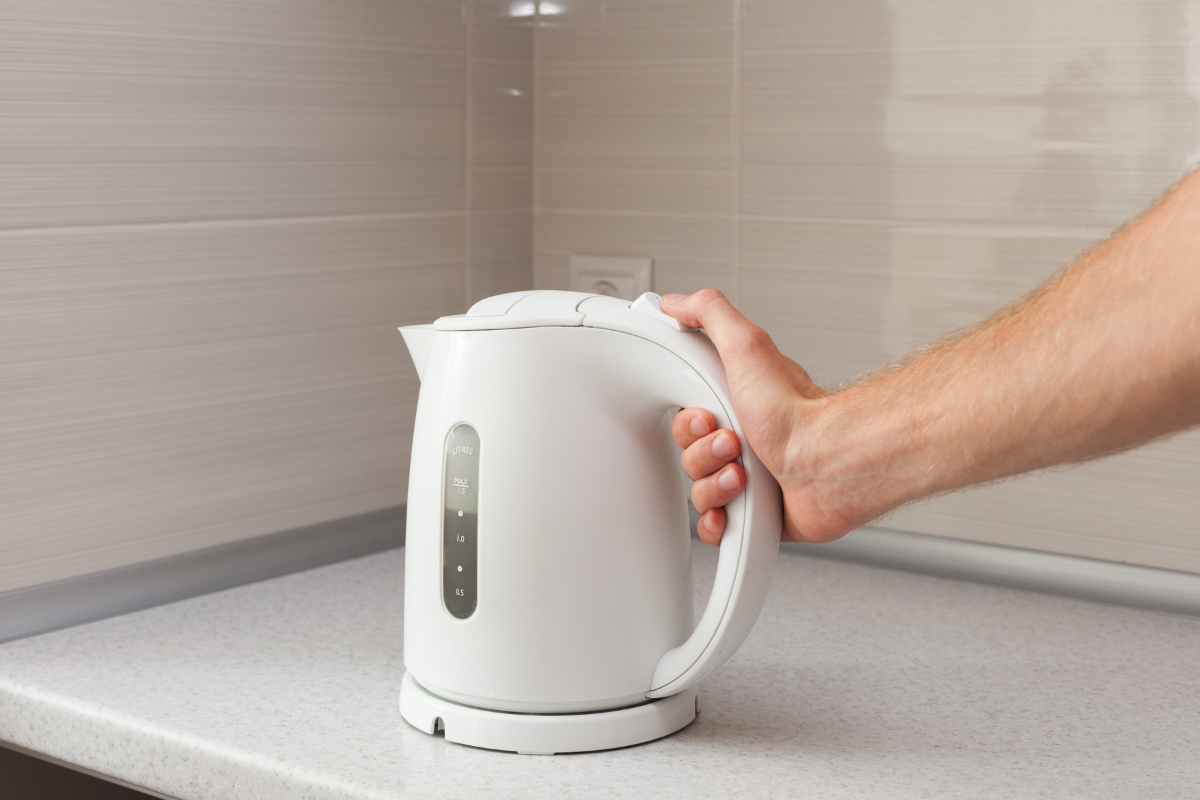 Pastel-colour kettle gives your kitchen a soft and cozy look